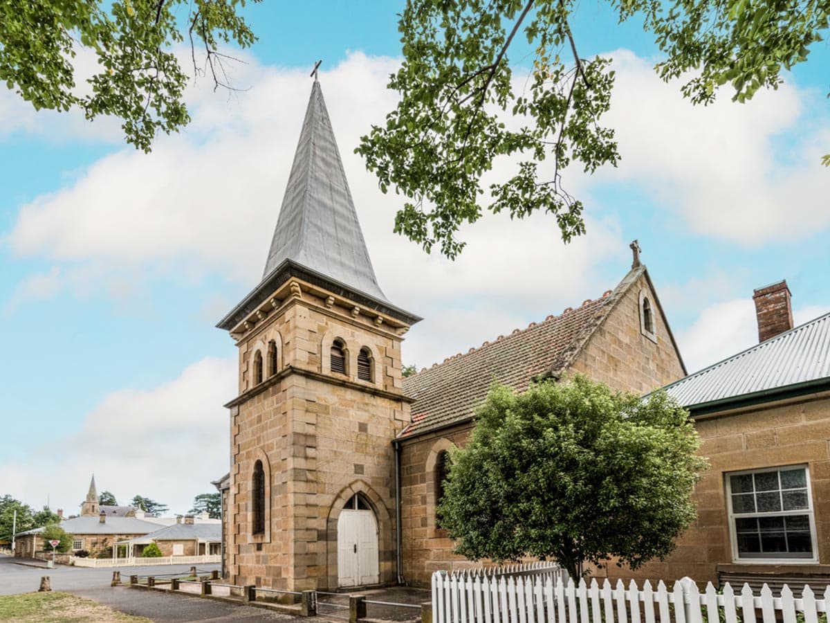 Our Lady of the Sacred Heart Catholic Church, Ross
