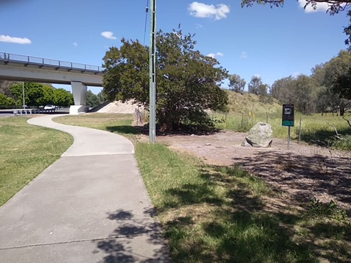 The plinth on the old road (causeway)