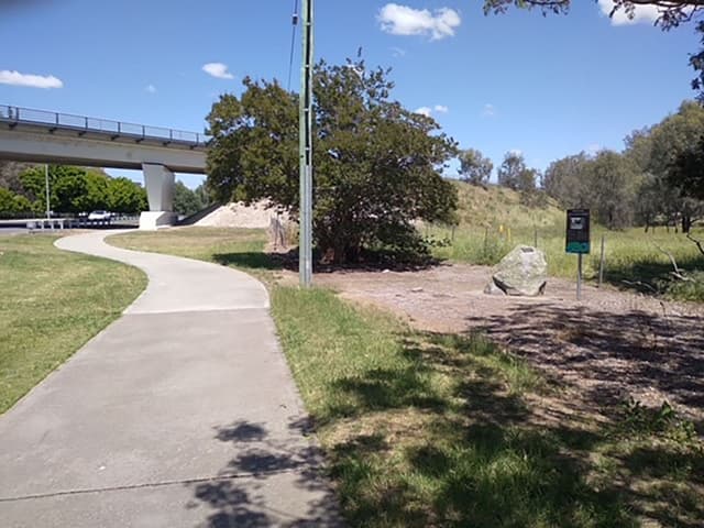 The plinth on the old road (causeway)